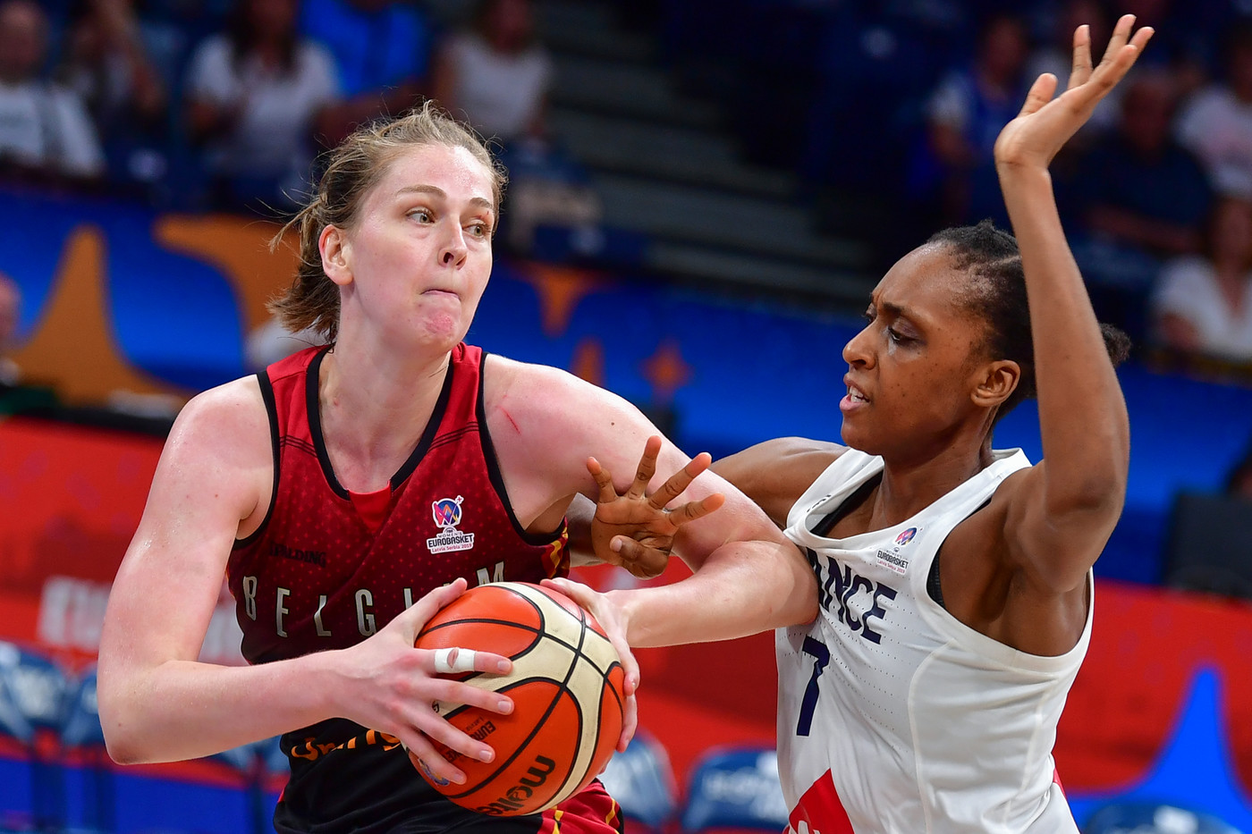 Euro de basket: la revanche et la demie pour des Bleues au grand coeur