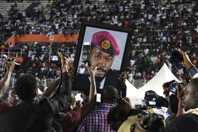 Côte d'Ivoire: enquête et interpellations après l'ouverture du cercueil de DJ Arafat