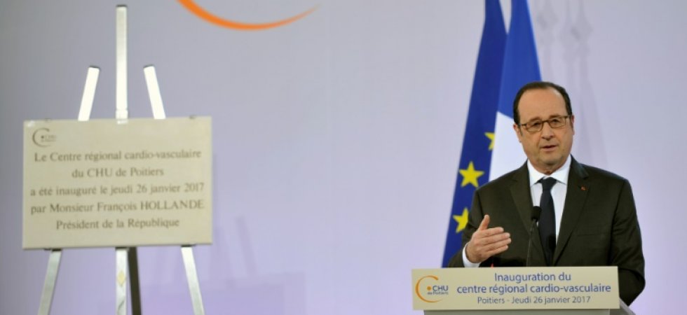 Hollande reconnaît une "part de responsabilité dans la situation de l'hôpital"