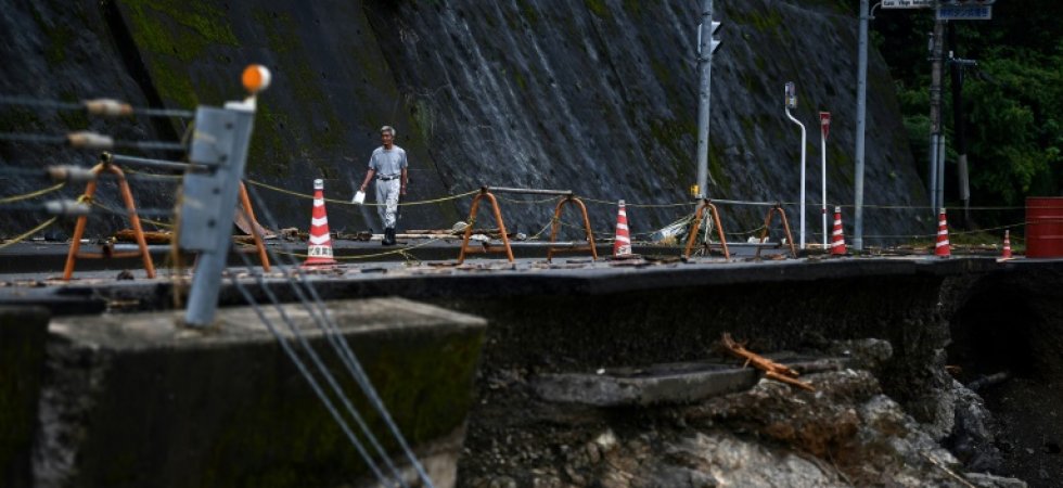 Pluies diluviennes au Japon: des milliers de personnes encore coupées du monde