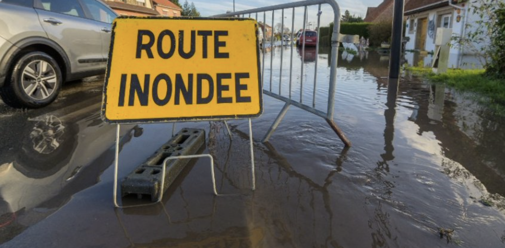 Bouches-du-Rhône : en vigilance orange pour des orages, la ville de Marseille inondée